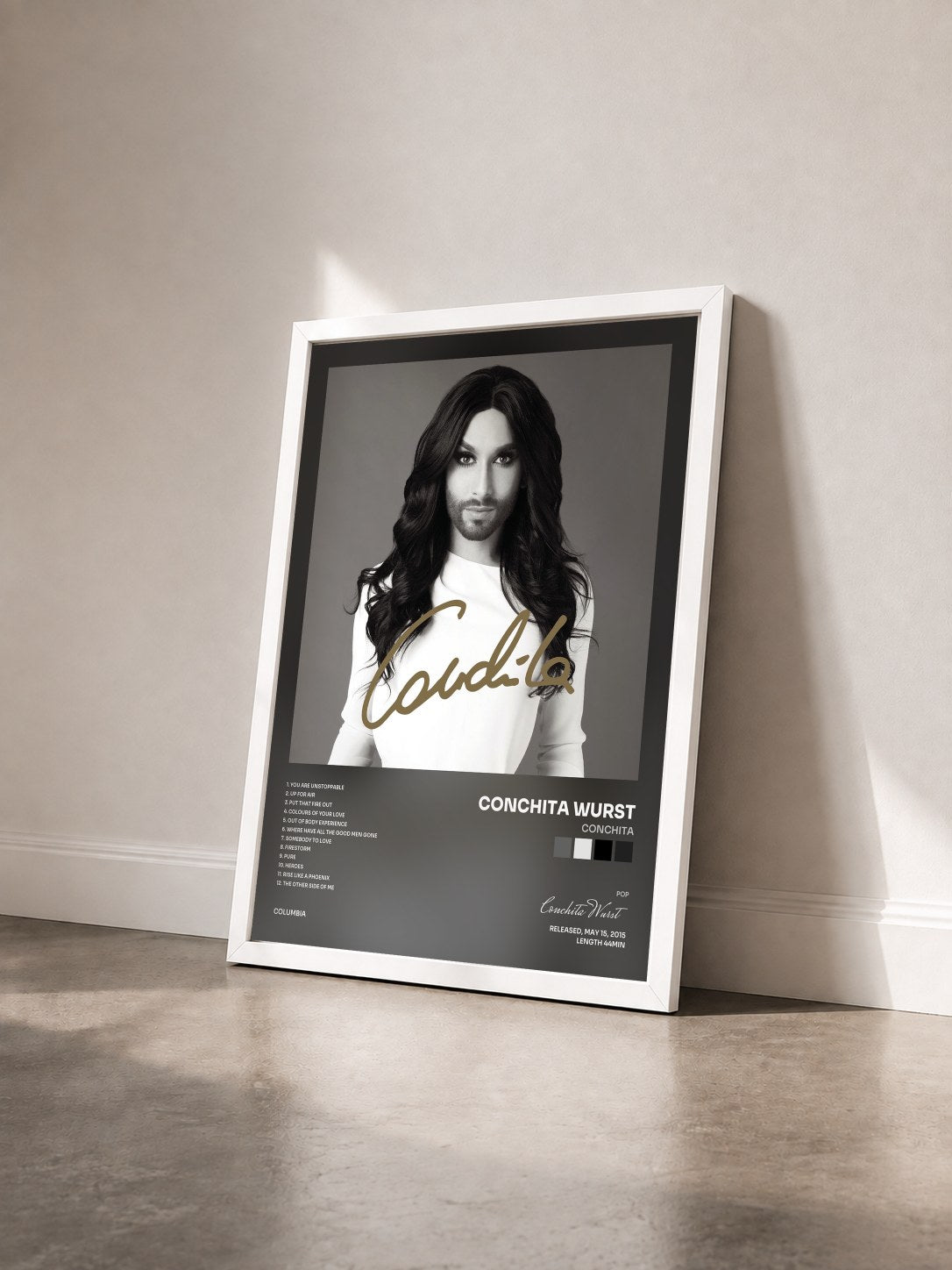 #blanc Tableau de l'album Conchita de Conchita Wurst vu de trois quarts, cadre blanc