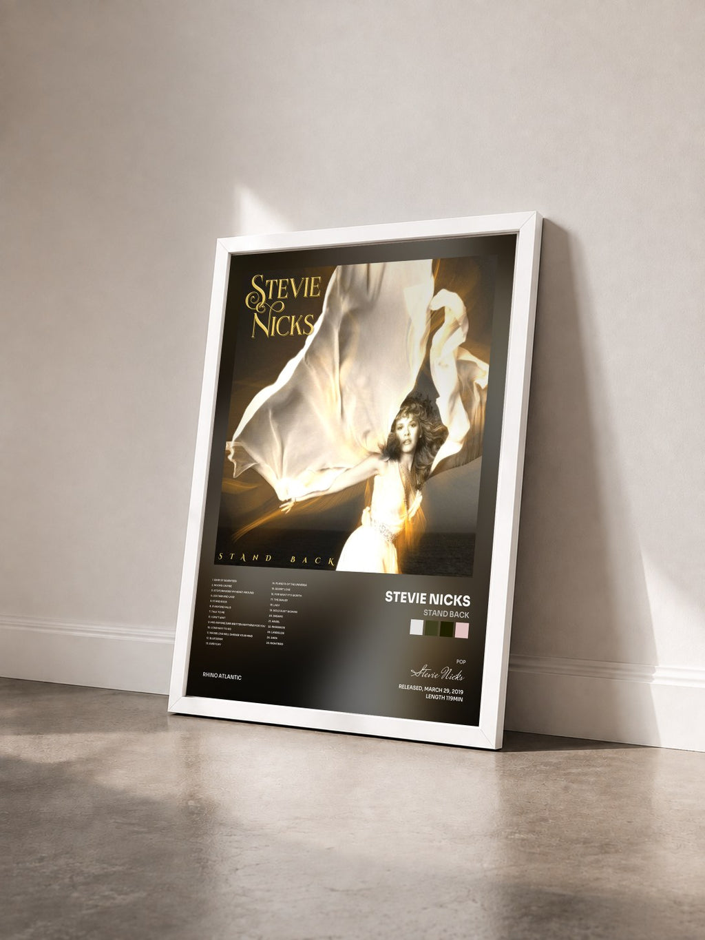 #blanc Tableau de l'album Stand Back de Stevie Nicks vu de trois quarts, cadre blanc
