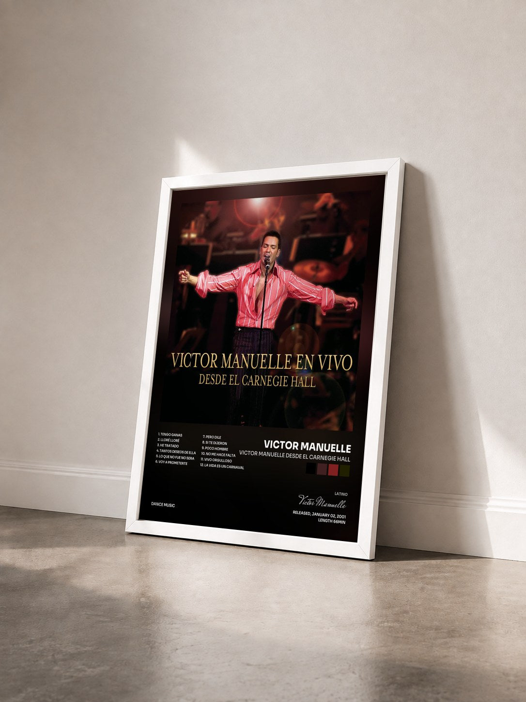 #blanc Tableau de l'album Victor Manuelle Desde El Carnegie Hall de Victor Manuelle vu de trois quarts, cadre blanc