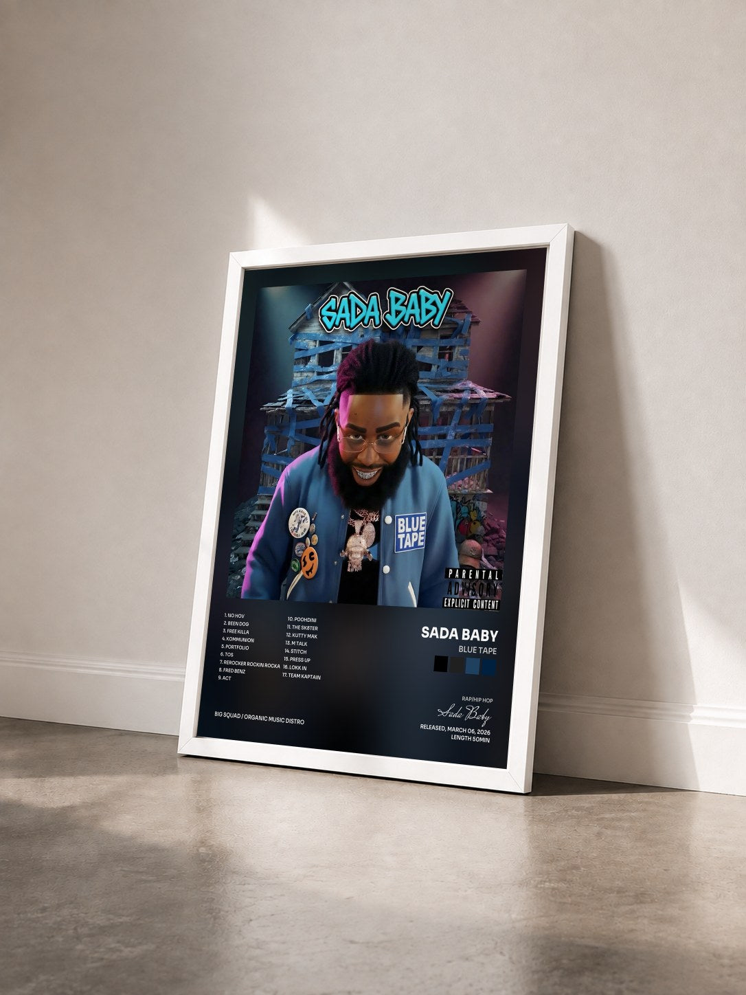 #blanc Tableau de l'album BLUE TAPE de Sada Baby vu de trois quarts, cadre blanc