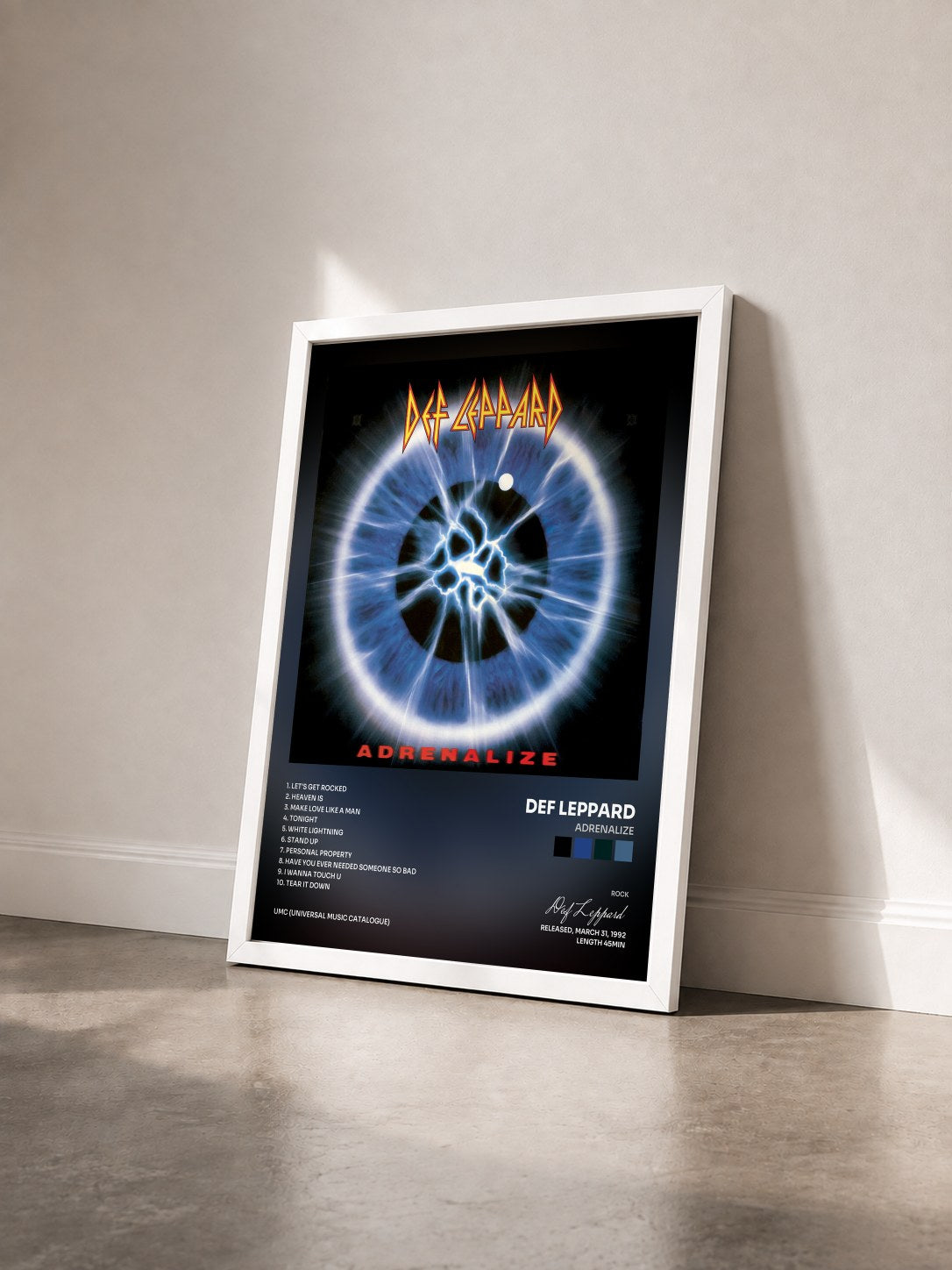 #blanc Tableau de l'album Adrenalize de Def Leppard vu de trois quarts, cadre blanc
