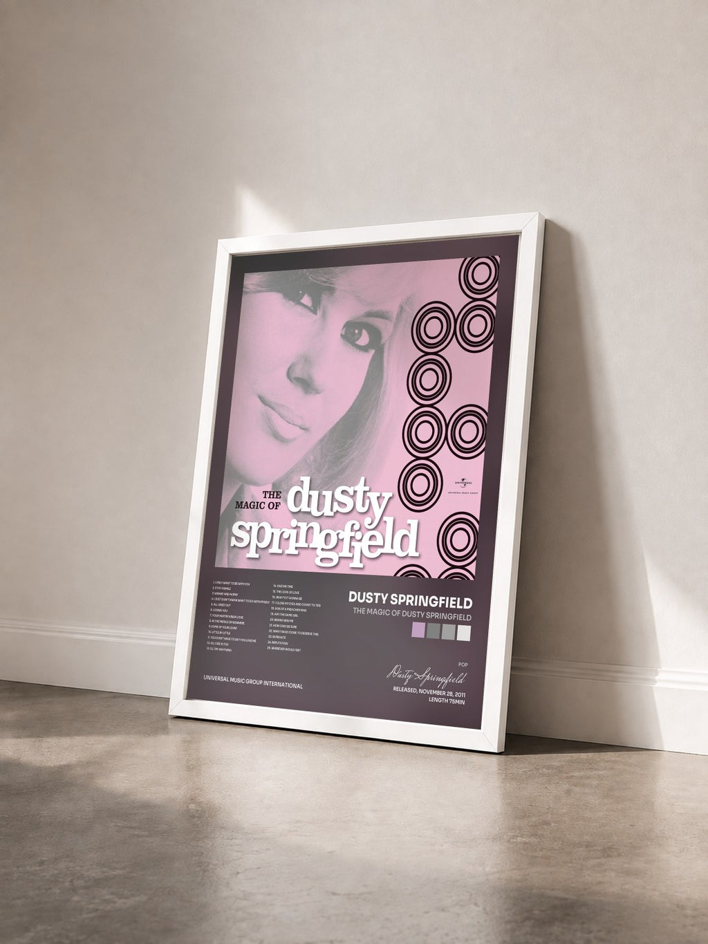 #blanc Tableau de l'album The Magic of Dusty Springfield de Dusty Springfield vu de trois quarts, cadre blanc