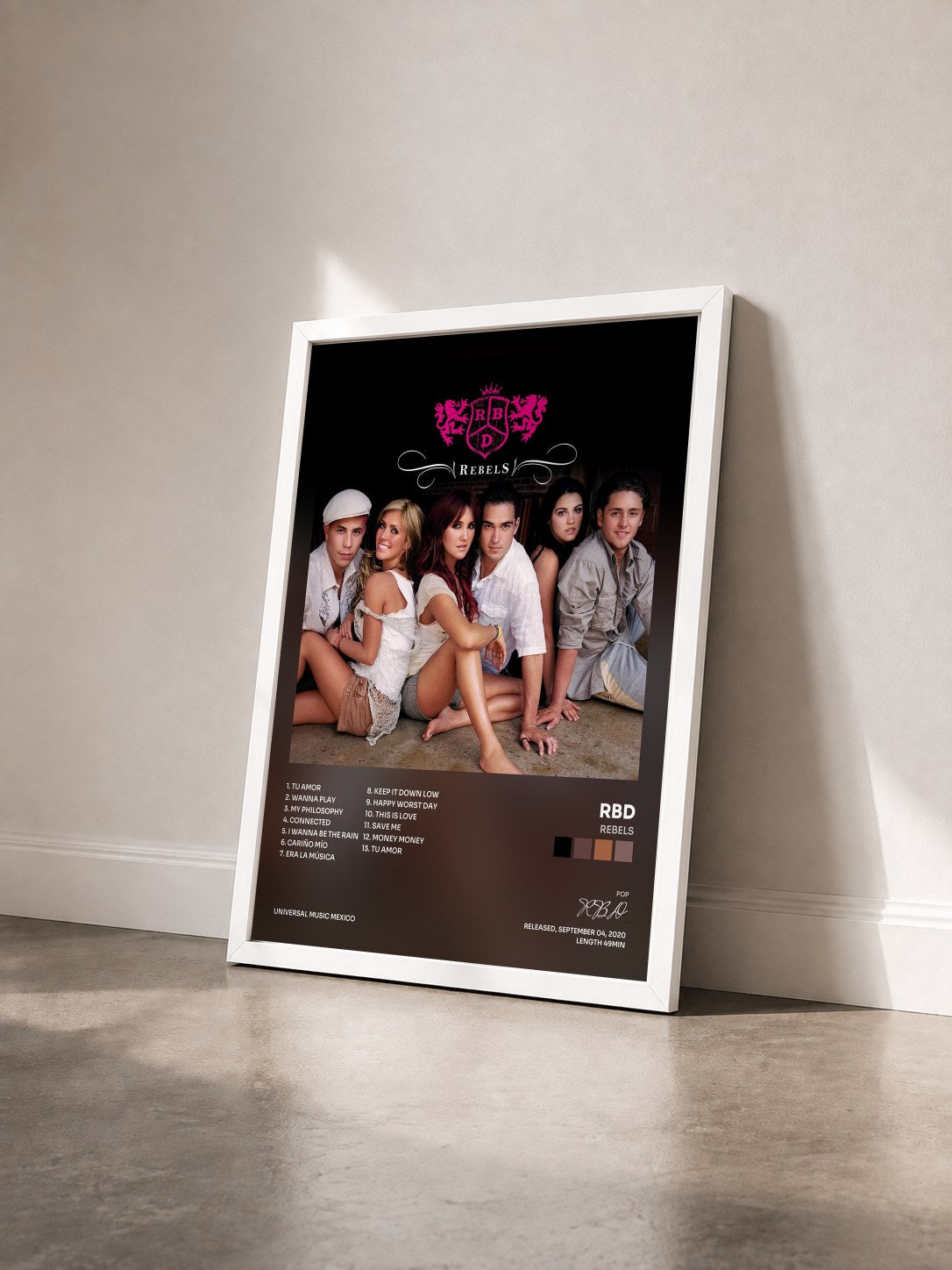#blanc Tableau de l'album Rebels de RBD vu de trois quarts, cadre blanc