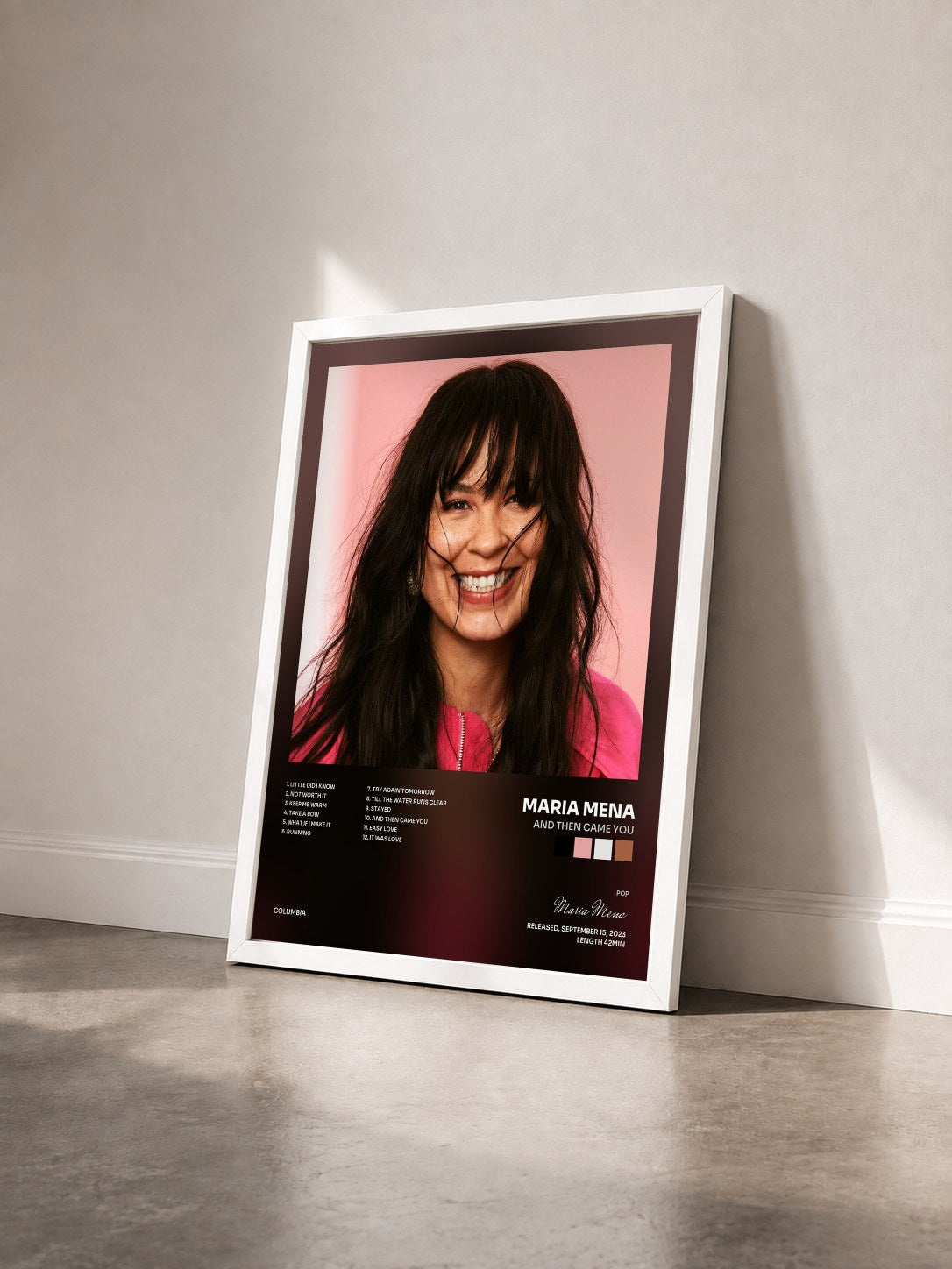 #blanc Tableau de l'album And Then Came You de Maria Mena vu de trois quarts, cadre blanc