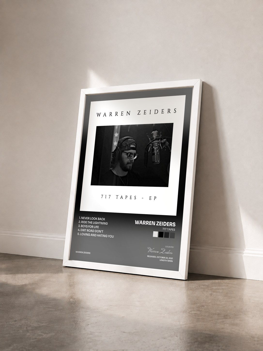 #blanc Tableau de l'album 717 Tapes de Warren Zeiders vu de trois quarts, cadre blanc