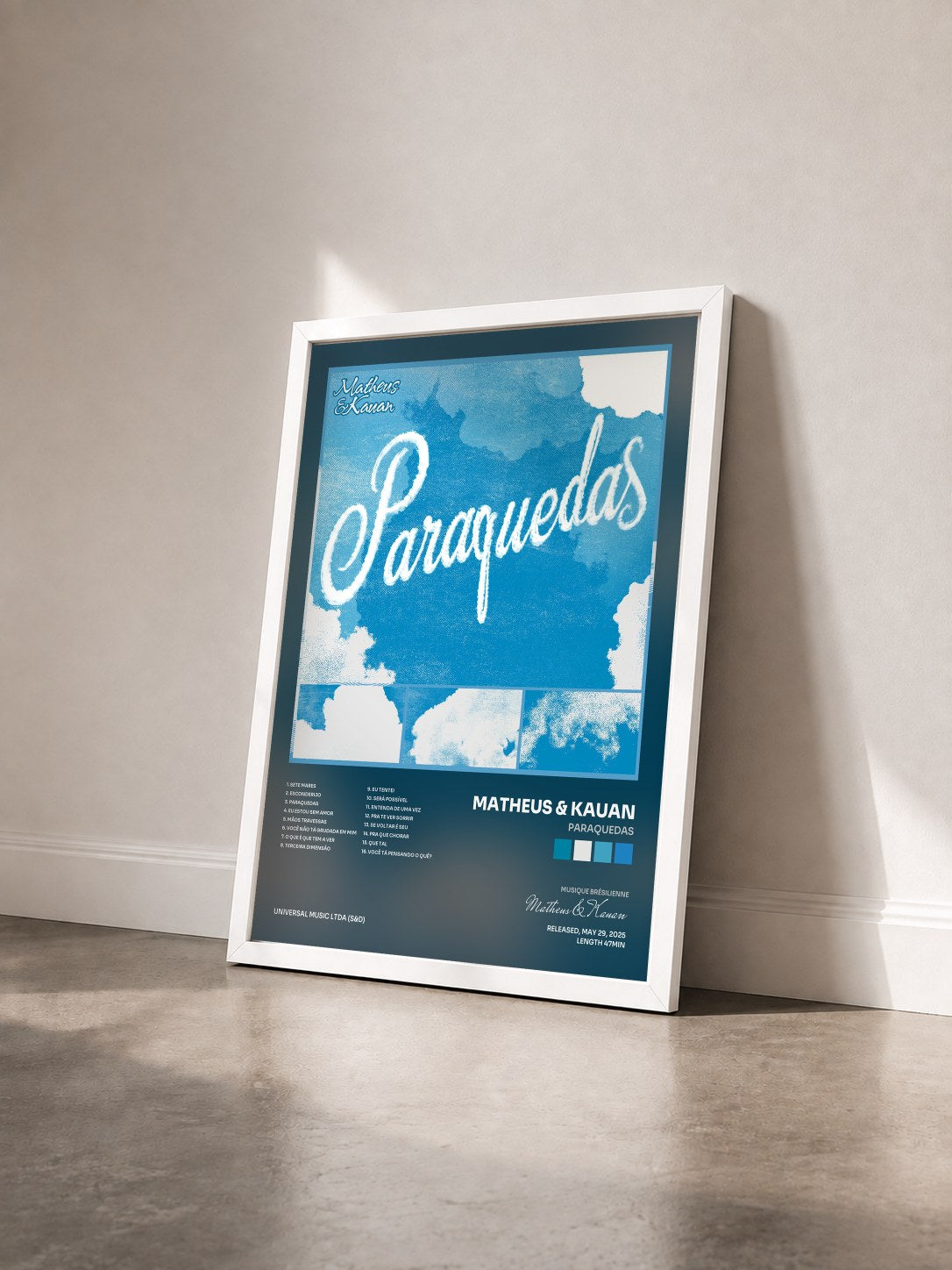 #blanc Tableau de l'album Paraquedas de Matheus & Kauan vu de trois quarts, cadre blanc