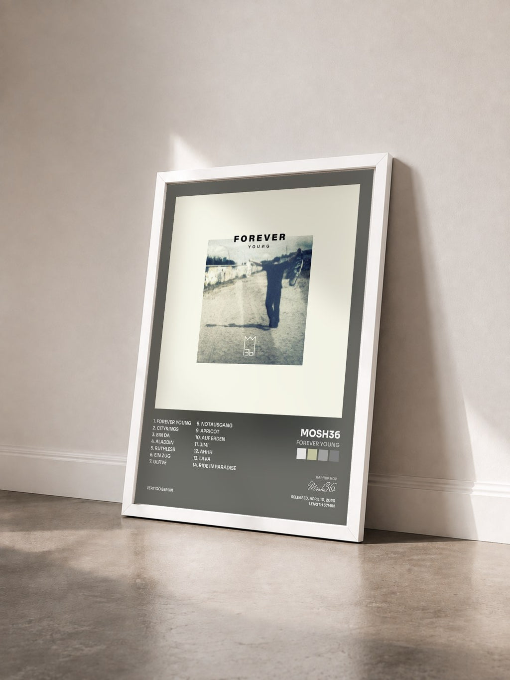 #blanc Tableau de l'album Forever Young de Mosh36 vu de trois quarts, cadre blanc
