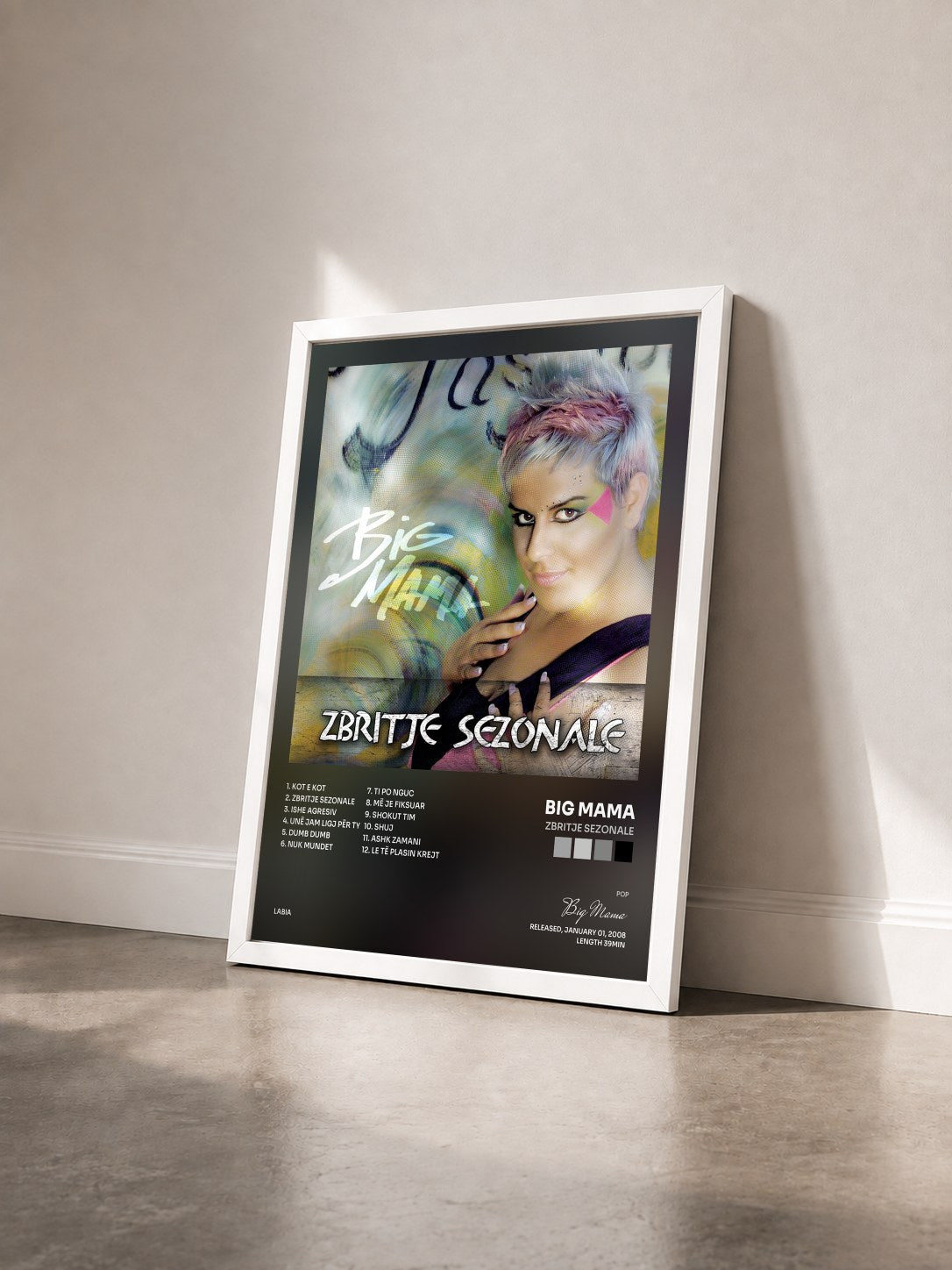 #blanc Tableau de l'album Zbritje Sezonale de Big Mama vu de trois quarts, cadre blanc