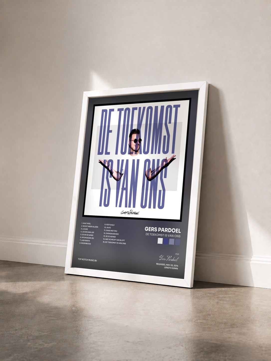 #blanc Tableau de l'album De Toekomst Is Van Ons de Gers Pardoel vu de trois quarts, cadre blanc