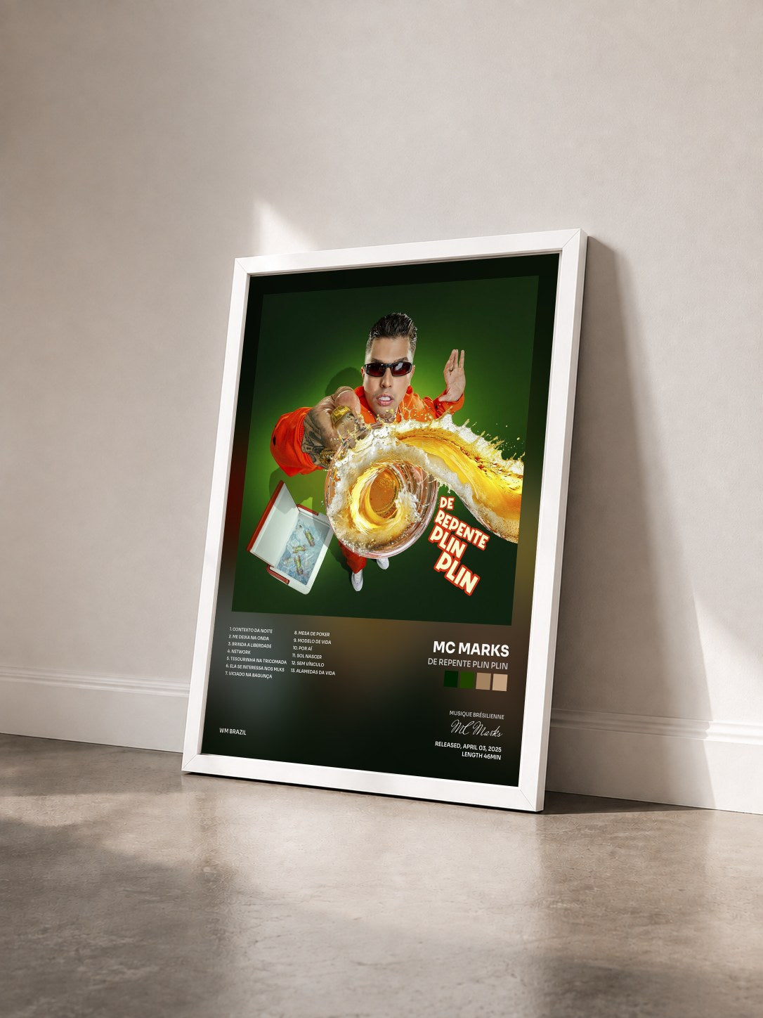 #blanc Tableau de l'album De Repente Plin Plin de MC Marks vu de trois quarts, cadre blanc