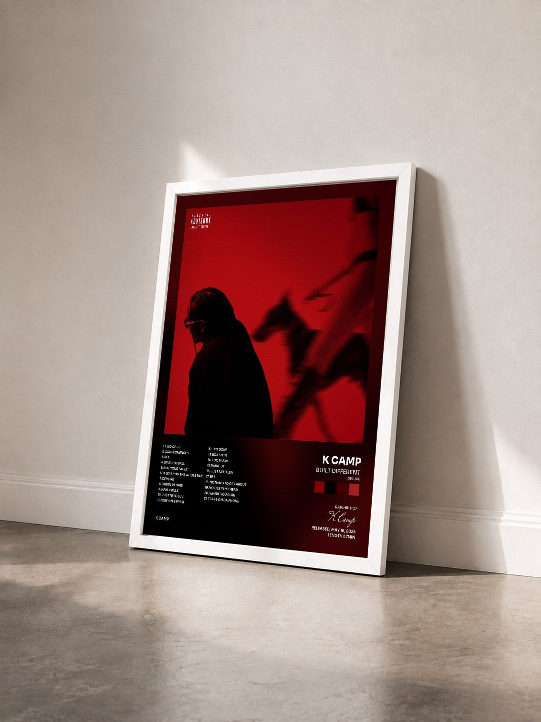 #blanc Tableau de l'album Built Different (Deluxe) de K Camp vu de trois quarts, cadre blanc
