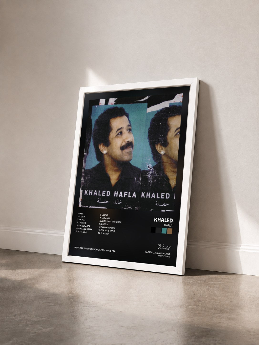 #blanc Tableau de l'album Hafla de Khaled vu de trois quarts, cadre blanc