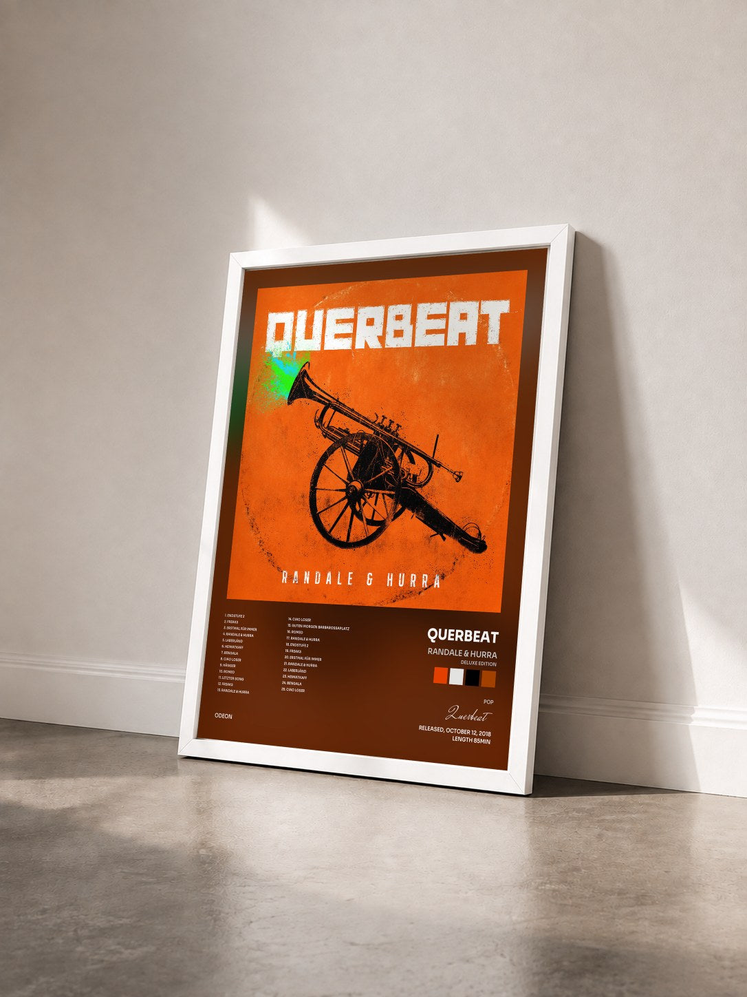 #blanc Tableau de l'album Randale & Hurra (Deluxe Edition) de Querbeat vu de trois quarts, cadre blanc