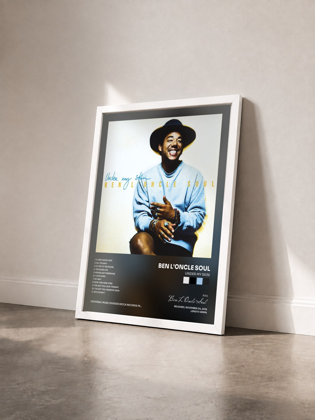 #blanc Tableau de l'album Under My Skin de Ben L'Oncle Soul vu de trois quarts, cadre blanc