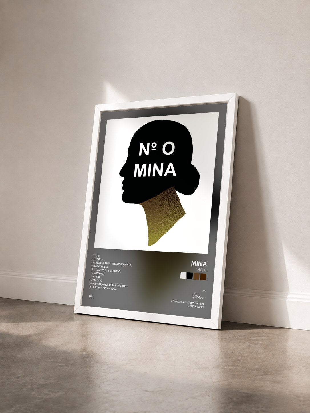 #blanc Tableau de l'album No. O de Mina vu de trois quarts, cadre blanc