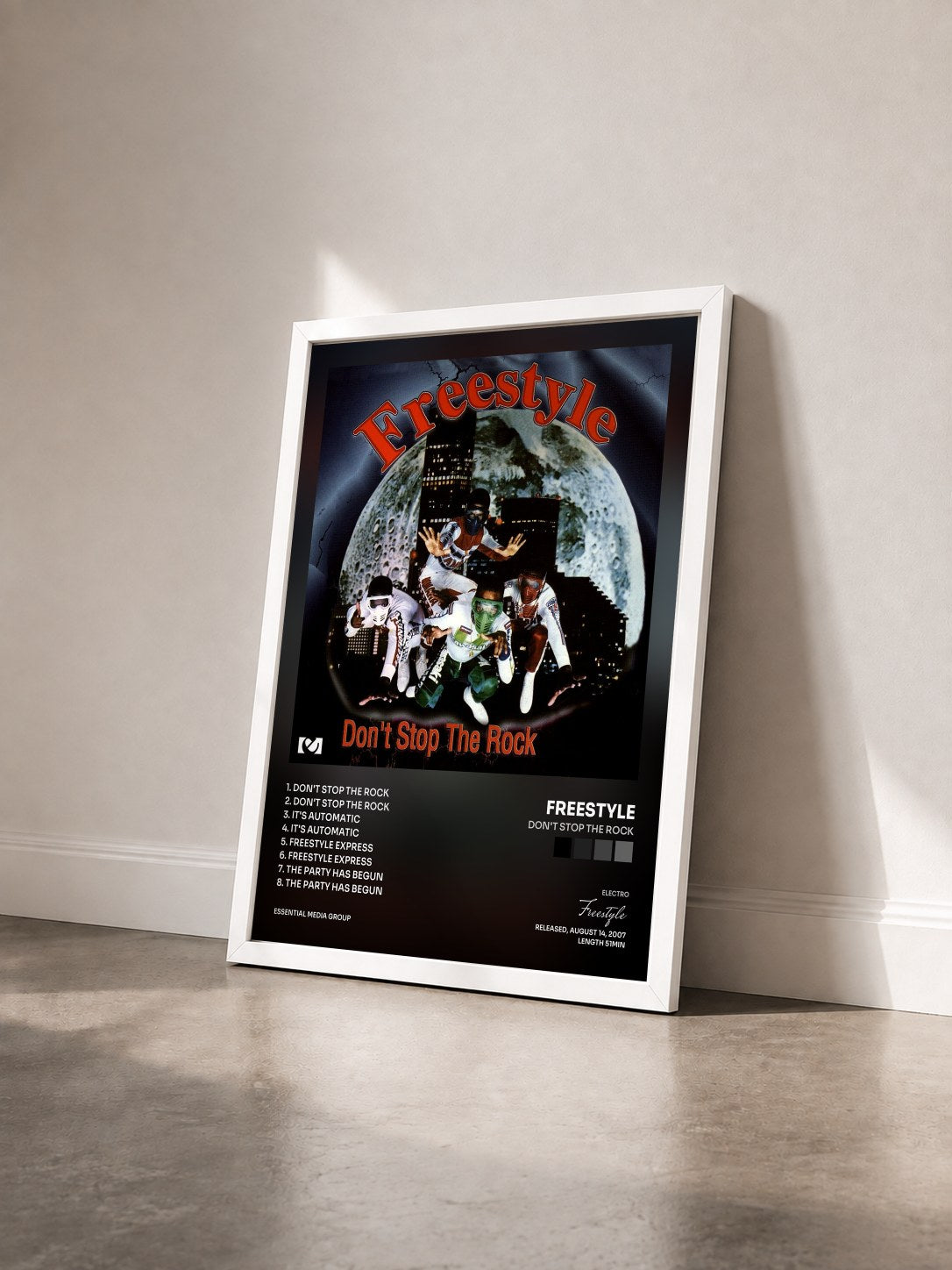 #blanc Tableau de l'album Don't Stop The Rock de Freestyle vu de trois quarts, cadre blanc