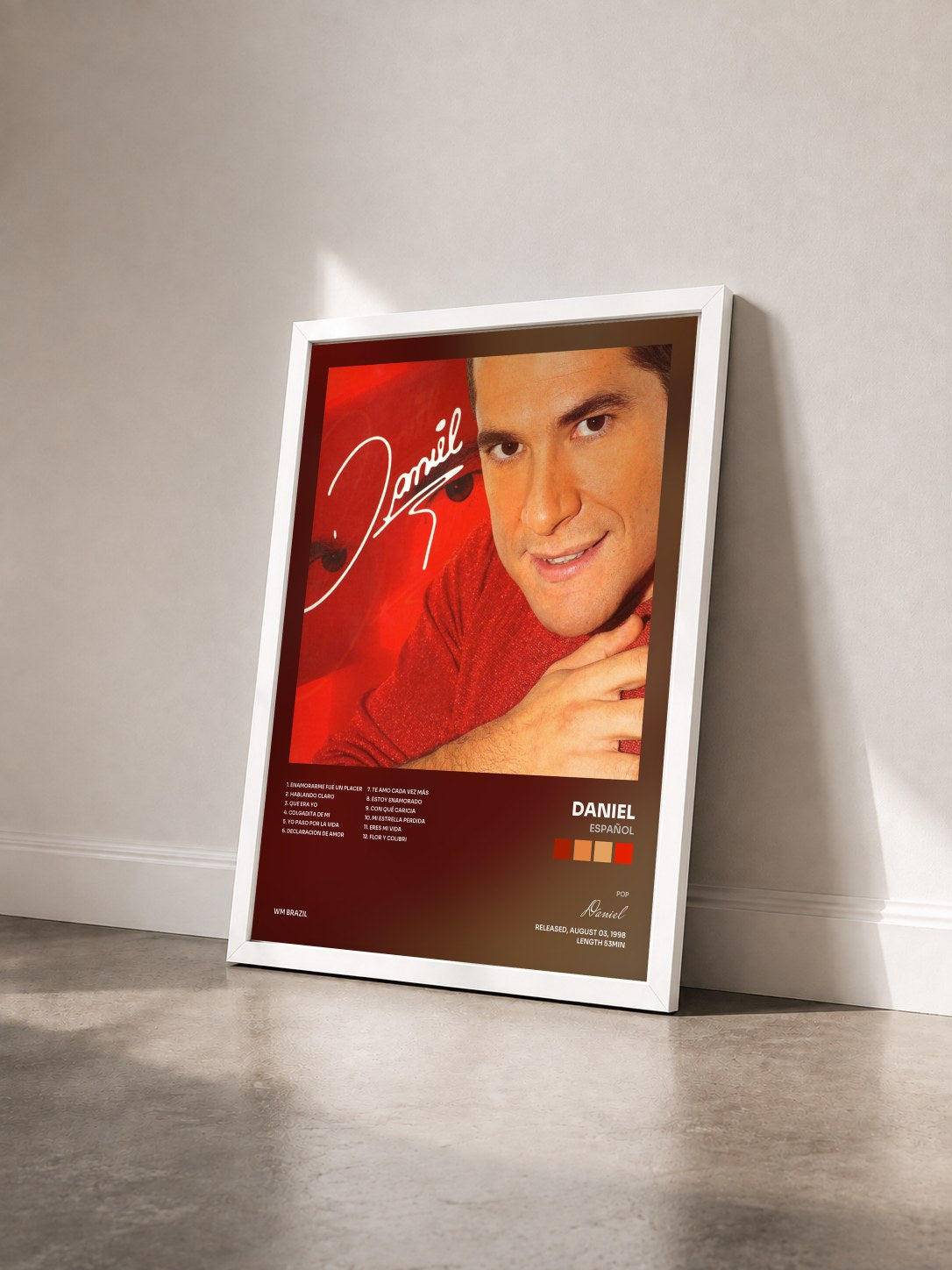 #blanc Tableau de l'album Español de Daniel vu de trois quarts, cadre blanc