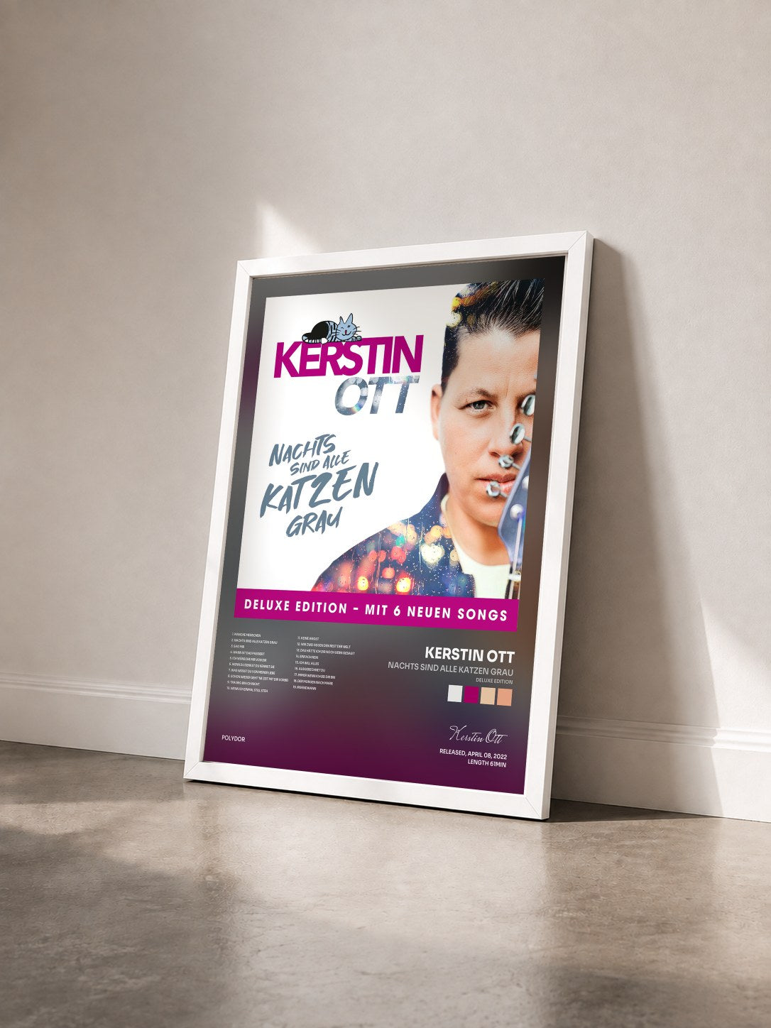 #blanc Tableau de l'album Nachts sind alle Katzen grau (Deluxe Edition) de Kerstin Ott vu de trois quarts, cadre blanc