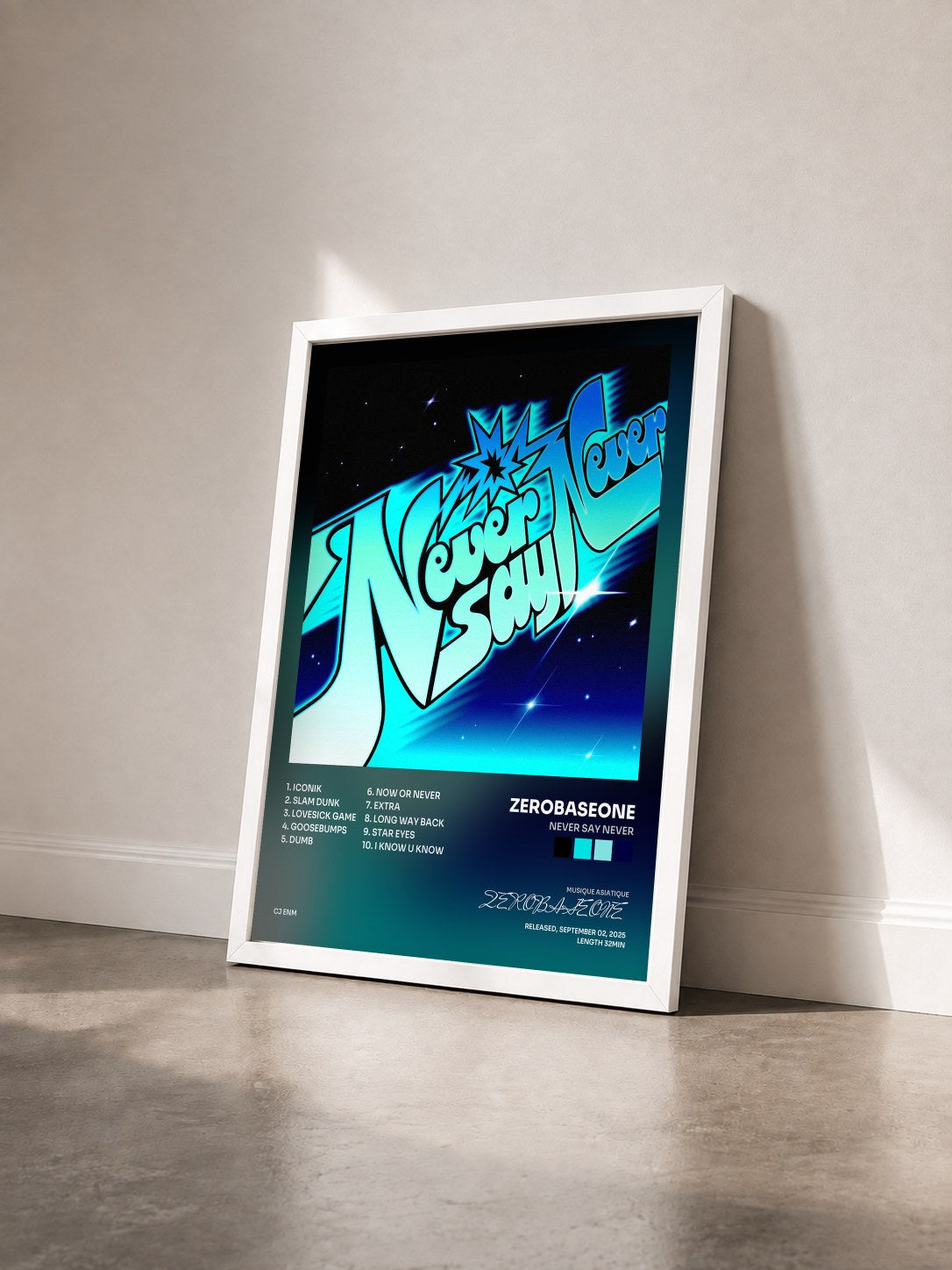 #blanc Tableau de l'album NEVER SAY NEVER de ZEROBASEONE vu de trois quarts, cadre blanc