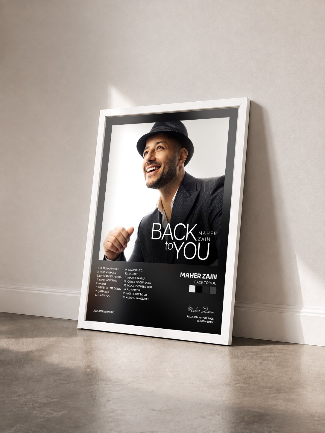 #blanc Tableau de l'album Back To You de Maher Zain vu de trois quarts, cadre blanc
