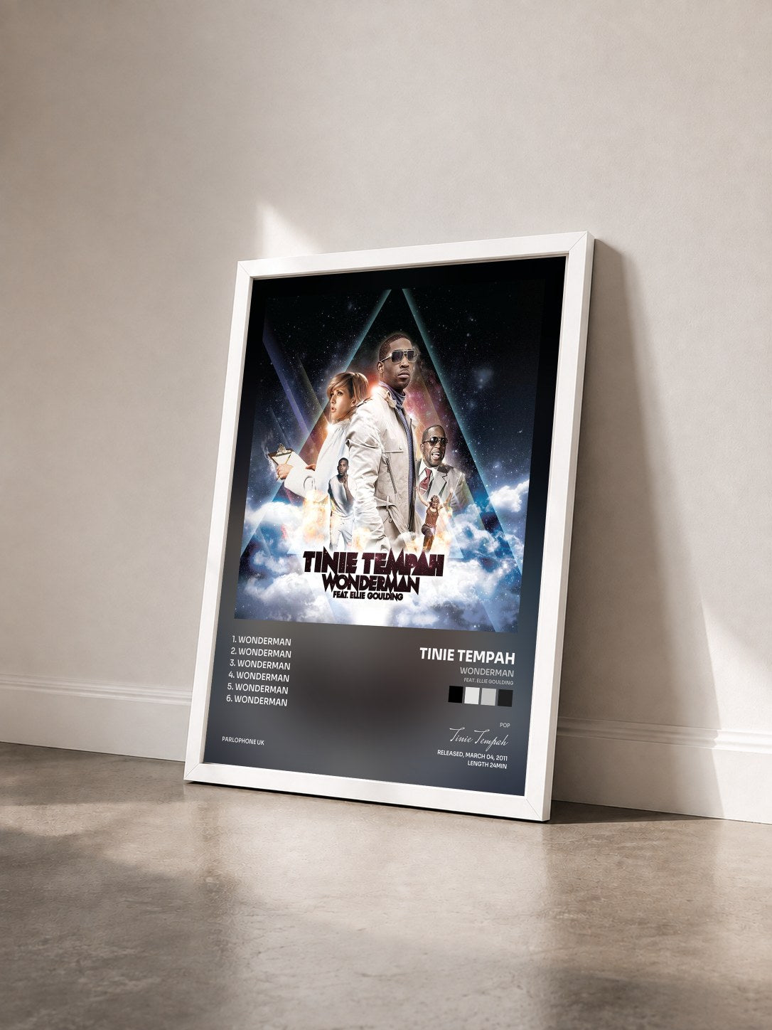 #blanc Tableau de l'album Wonderman (feat. Ellie Goulding) de Tinie Tempah vu de trois quarts, cadre blanc