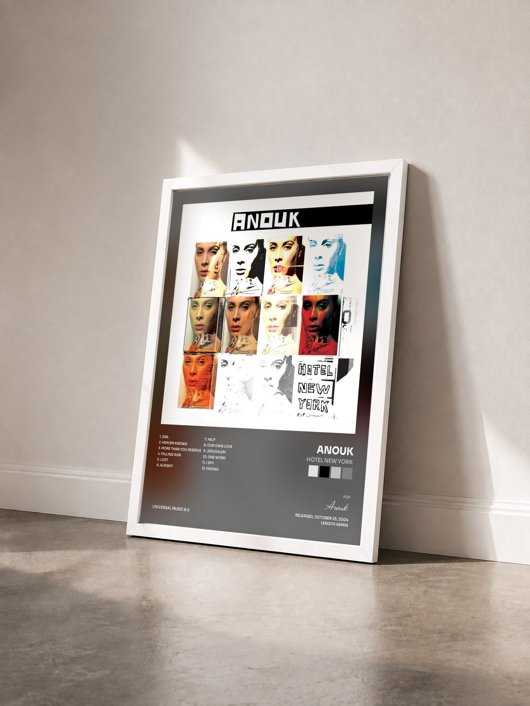#blanc Tableau de l'album Hotel New York de Anouk vu de trois quarts, cadre blanc