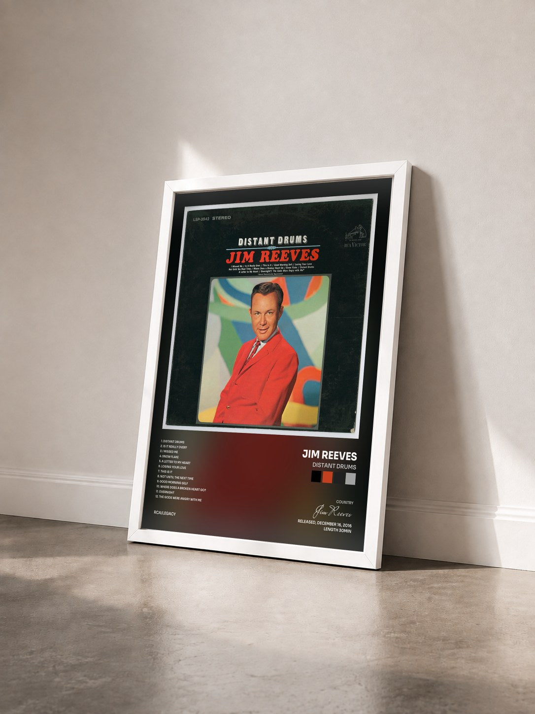 #blanc Tableau de l'album Distant Drums de Jim Reeves vu de trois quarts, cadre blanc