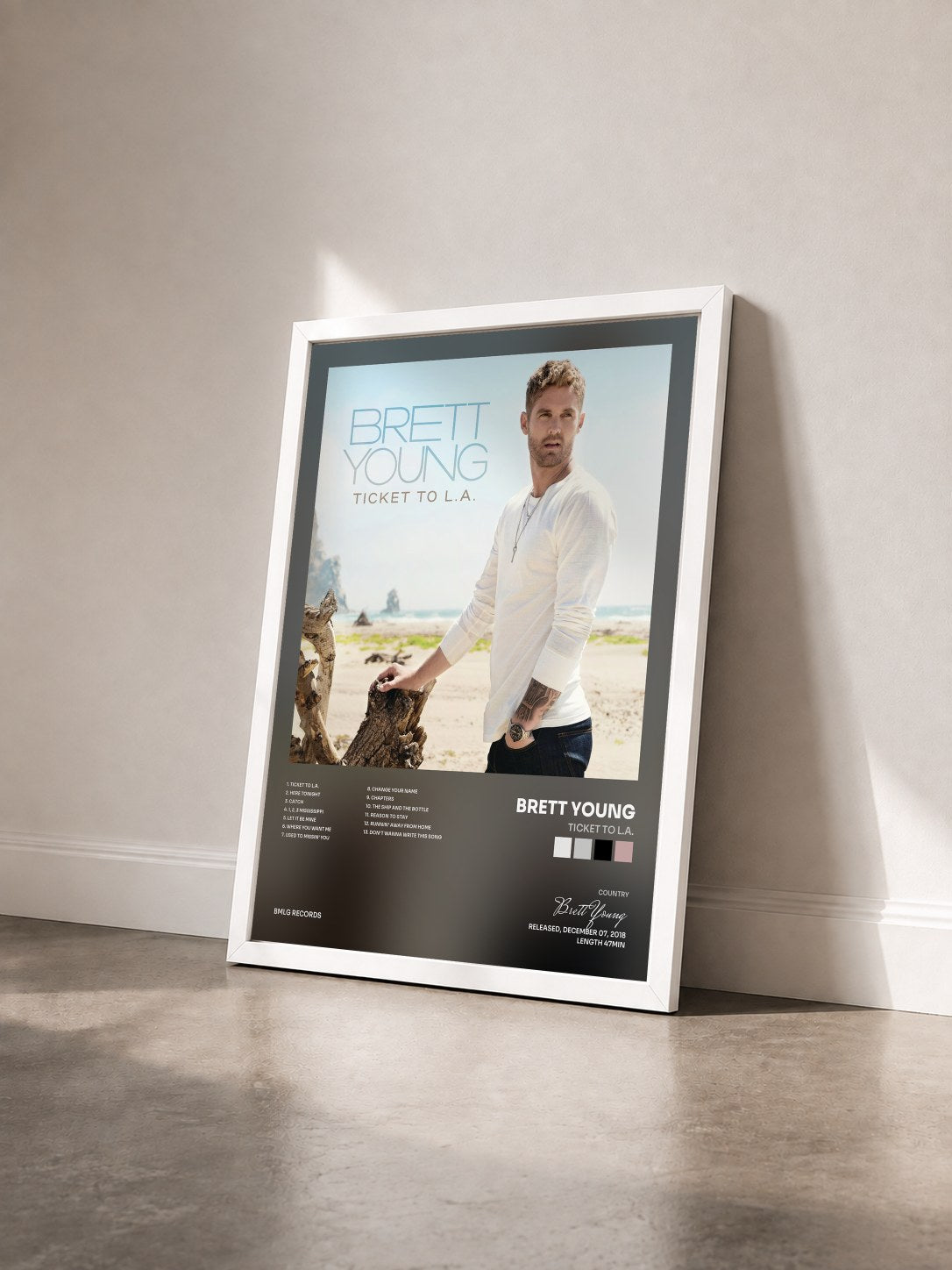 #blanc Tableau de l'album Ticket To L.A. de Brett Young vu de trois quarts, cadre blanc
