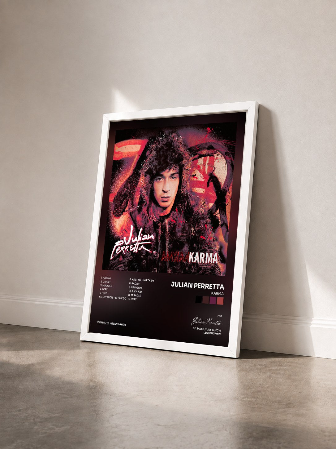 #blanc Tableau de l'album Karma de Julian Perretta vu de trois quarts, cadre blanc