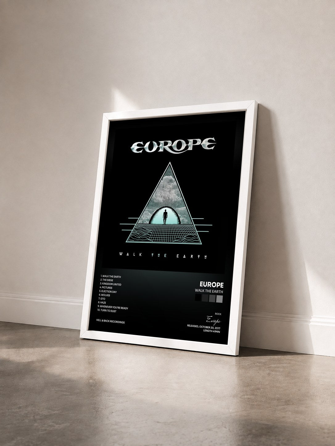 #blanc Tableau de l'album Walk The Earth de Europe vu de trois quarts, cadre blanc