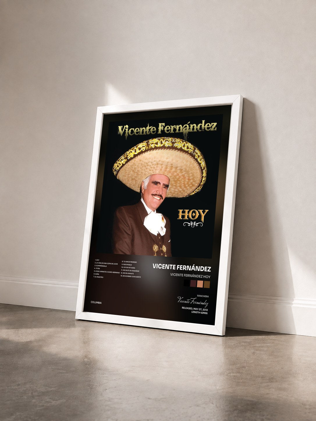 #blanc Tableau de l'album Vicente Fernández Hoy de Vicente Fernández vu de trois quarts, cadre blanc