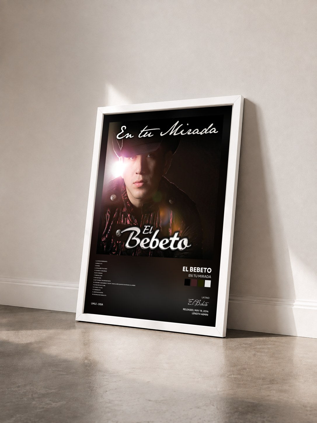 #blanc Tableau de l'album En Tu Mirada de El Bebeto vu de trois quarts, cadre blanc