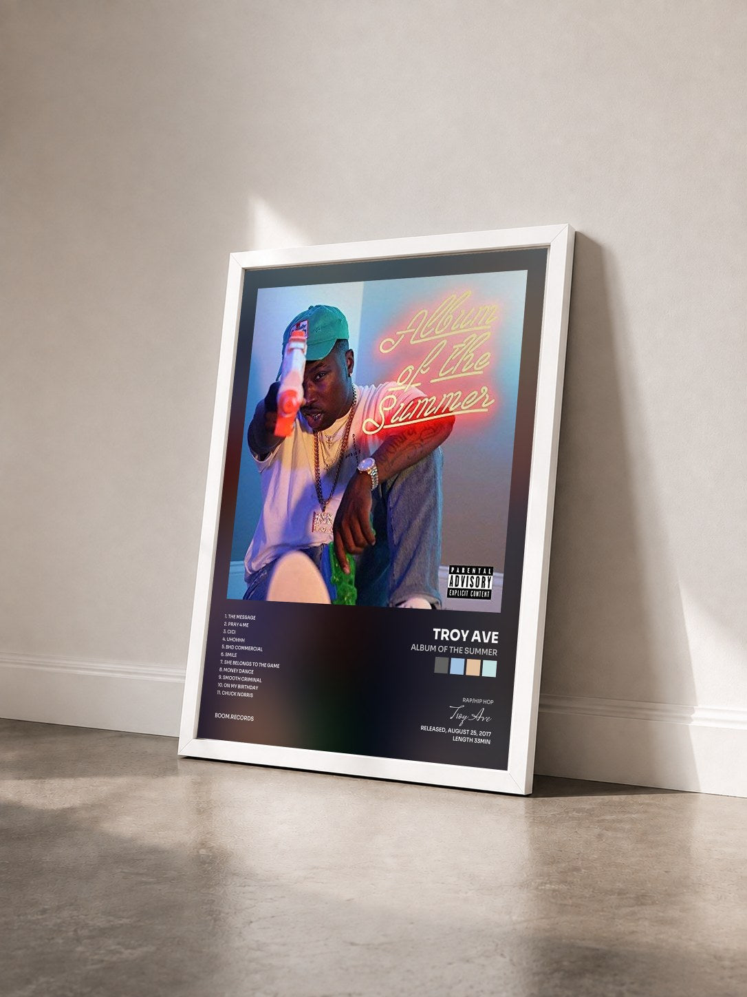 #blanc Tableau de l'album Album of the Summer de Troy Ave vu de trois quarts, cadre blanc