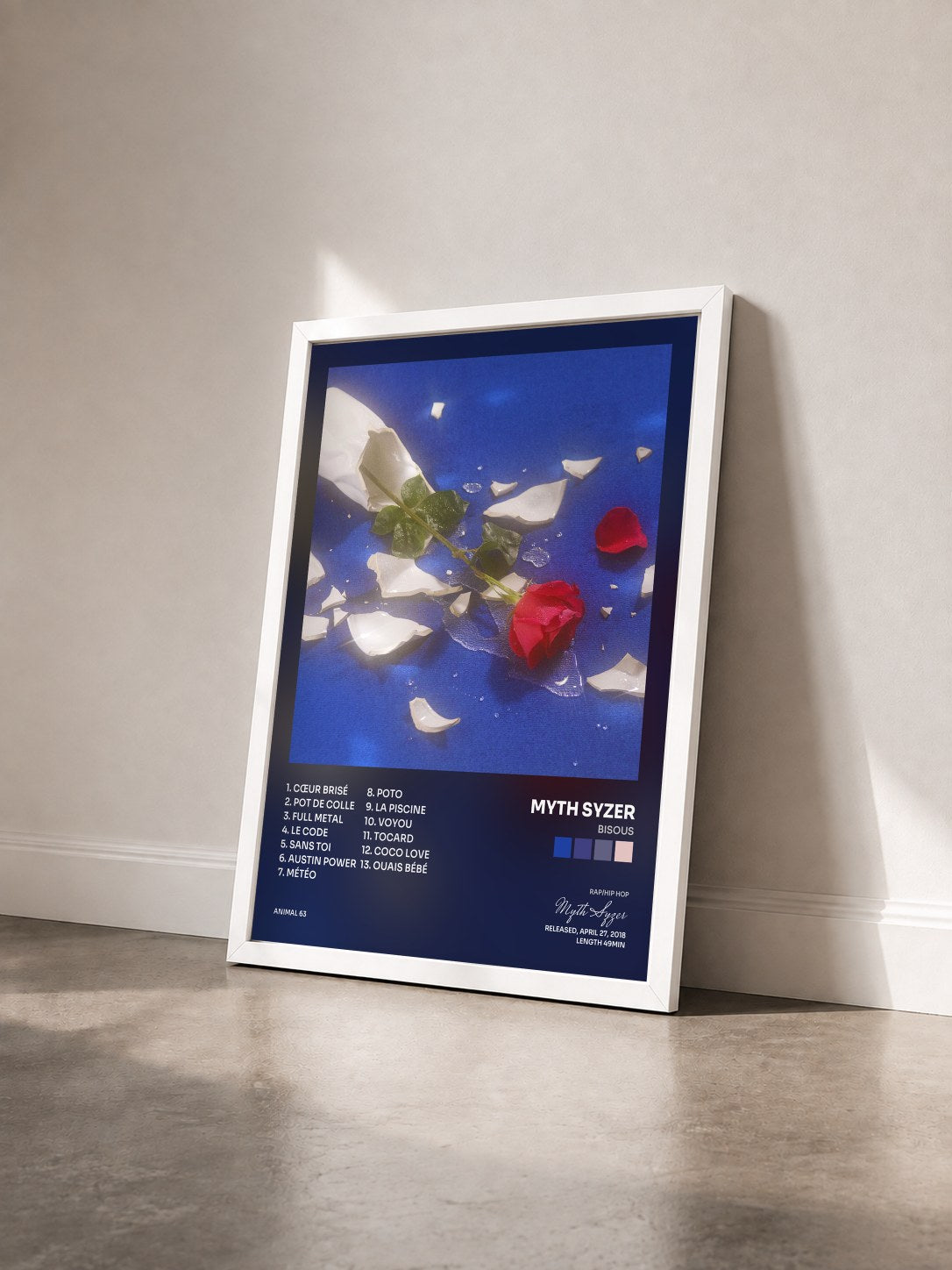 #blanc Tableau de l'album Bisous de Myth Syzer vu de trois quarts, cadre blanc