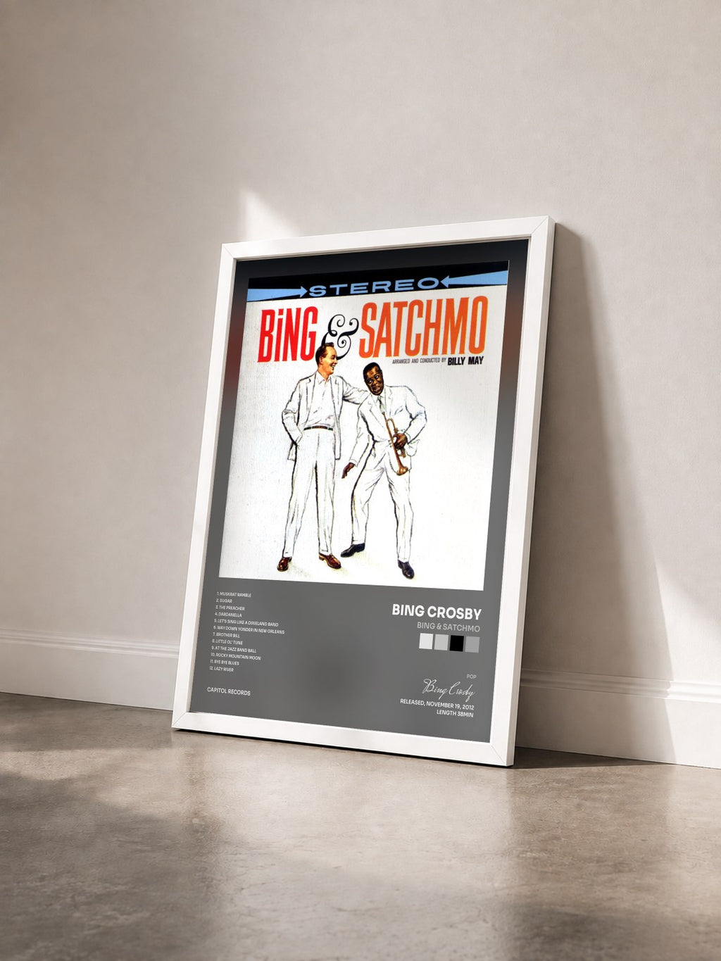 #blanc Tableau de l'album Bing & Satchmo de Bing Crosby vu de trois quarts, cadre blanc