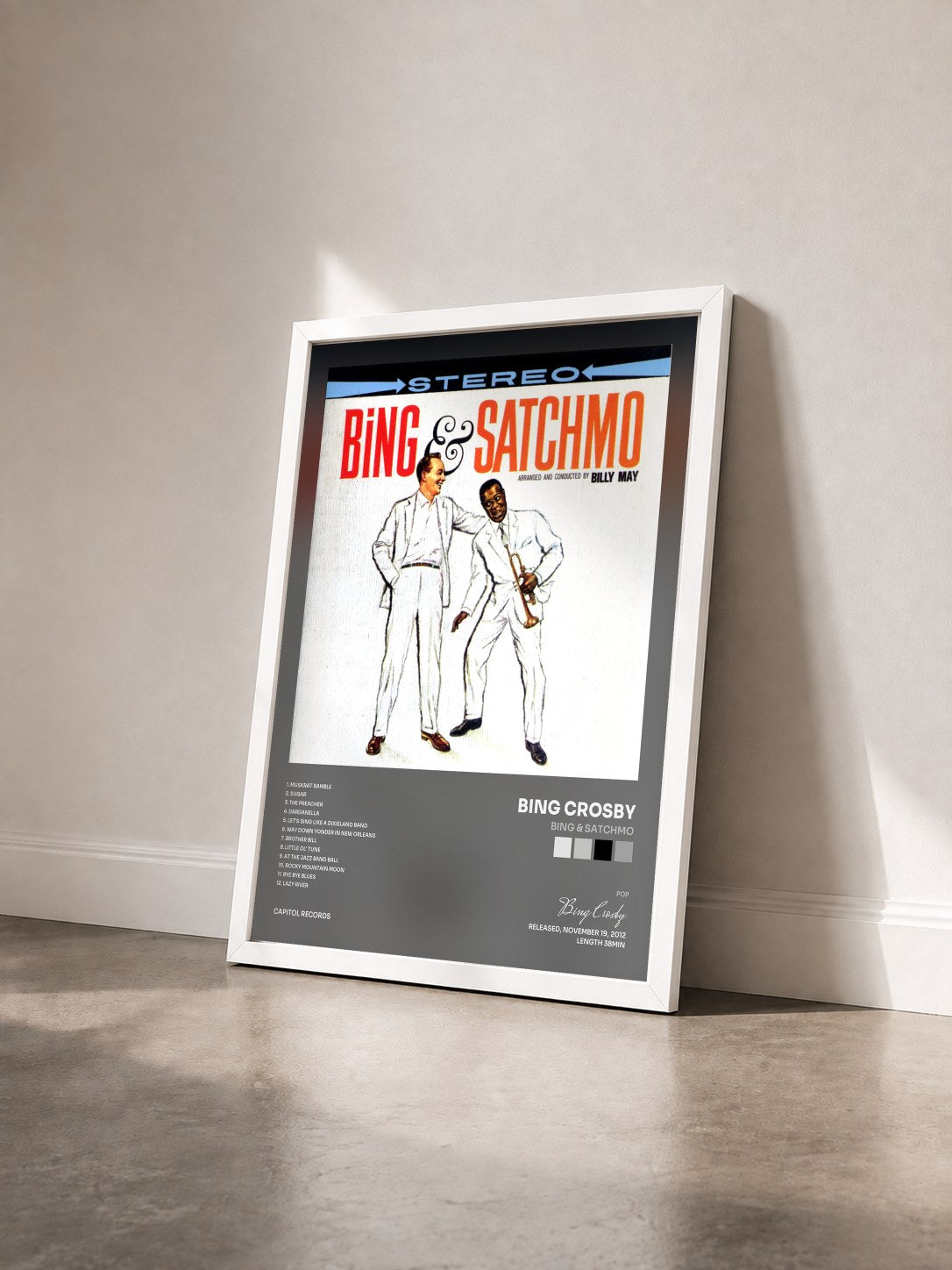 #blanc Tableau de l'album Bing & Satchmo de Bing Crosby vu de trois quarts, cadre blanc