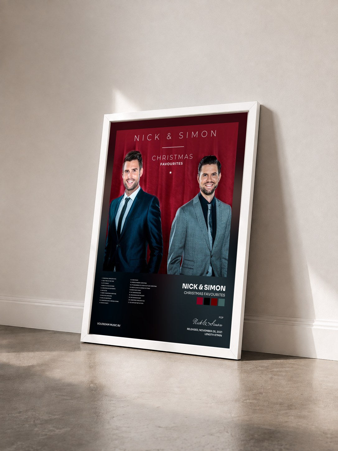 #blanc Tableau de l'album Christmas Favourites de Nick & Simon vu de trois quarts, cadre blanc