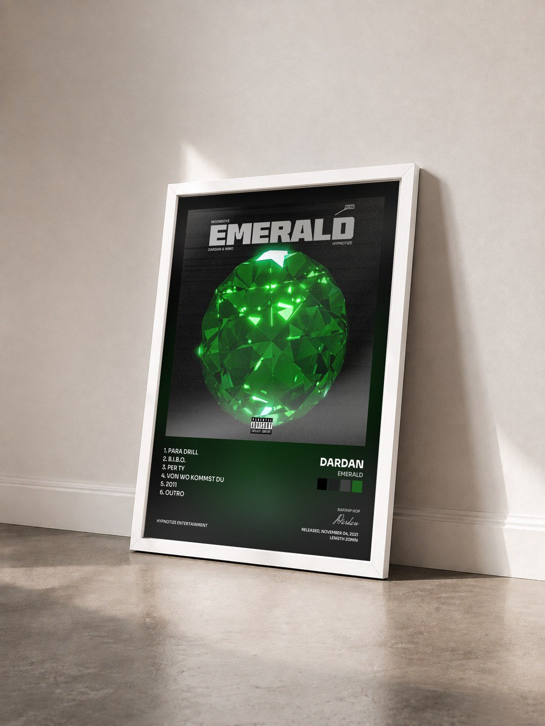 #blanc Tableau de l'album Emerald de Dardan vu de trois quarts, cadre blanc