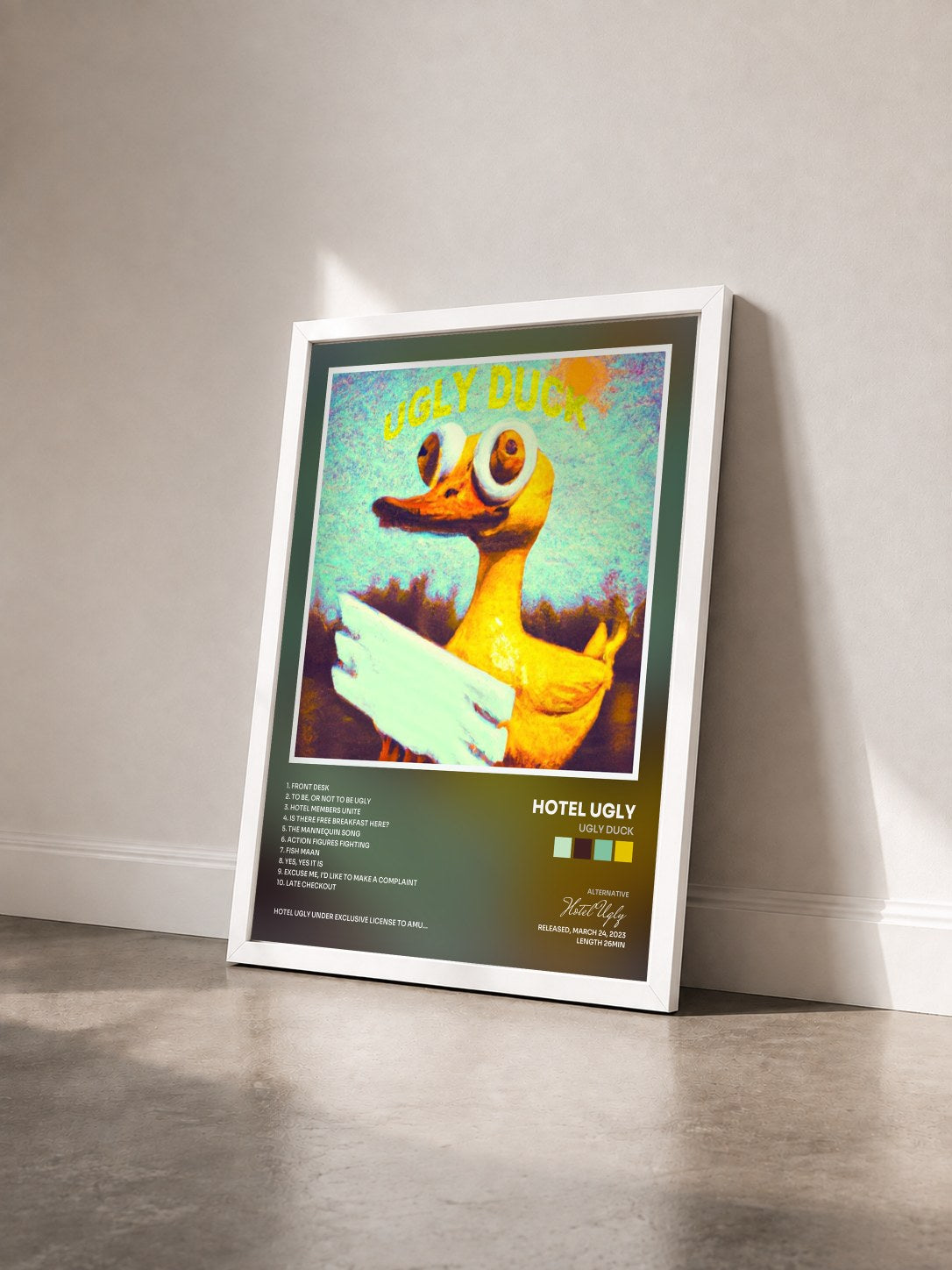 #blanc Tableau de l'album Ugly Duck de Hotel Ugly vu de trois quarts, cadre blanc