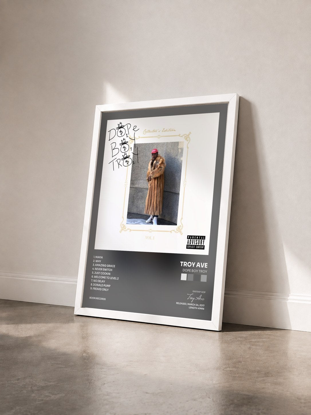 #blanc Tableau de l'album Dope Boy Troy de Troy Ave vu de trois quarts, cadre blanc