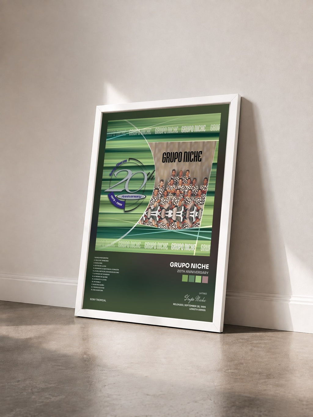 #blanc Tableau de l'album 20th Anniversary de Grupo Niche vu de trois quarts, cadre blanc