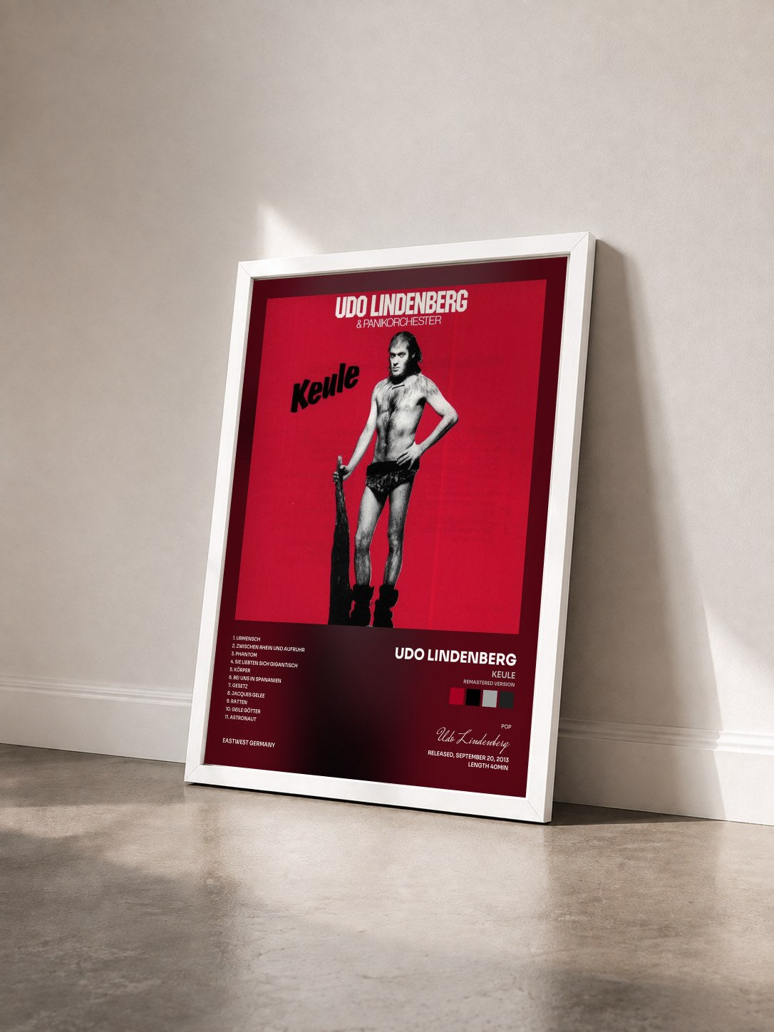 #blanc Tableau de l'album Keule (Remastered Version) de Udo Lindenberg vu de trois quarts, cadre blanc