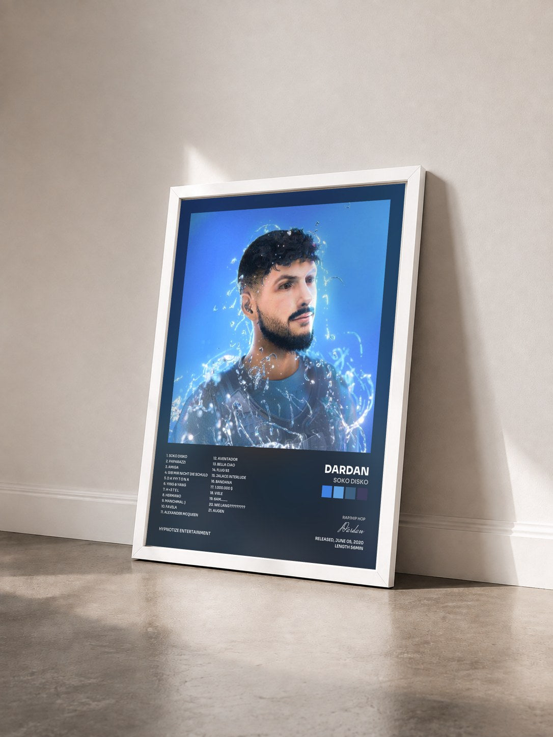 #blanc Tableau de l'album SOKO DISKO de Dardan vu de trois quarts, cadre blanc