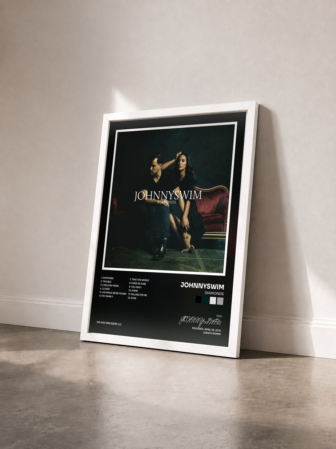 #blanc Tableau de l'album Diamonds de JOHNNYSWIM vu de trois quarts, cadre blanc