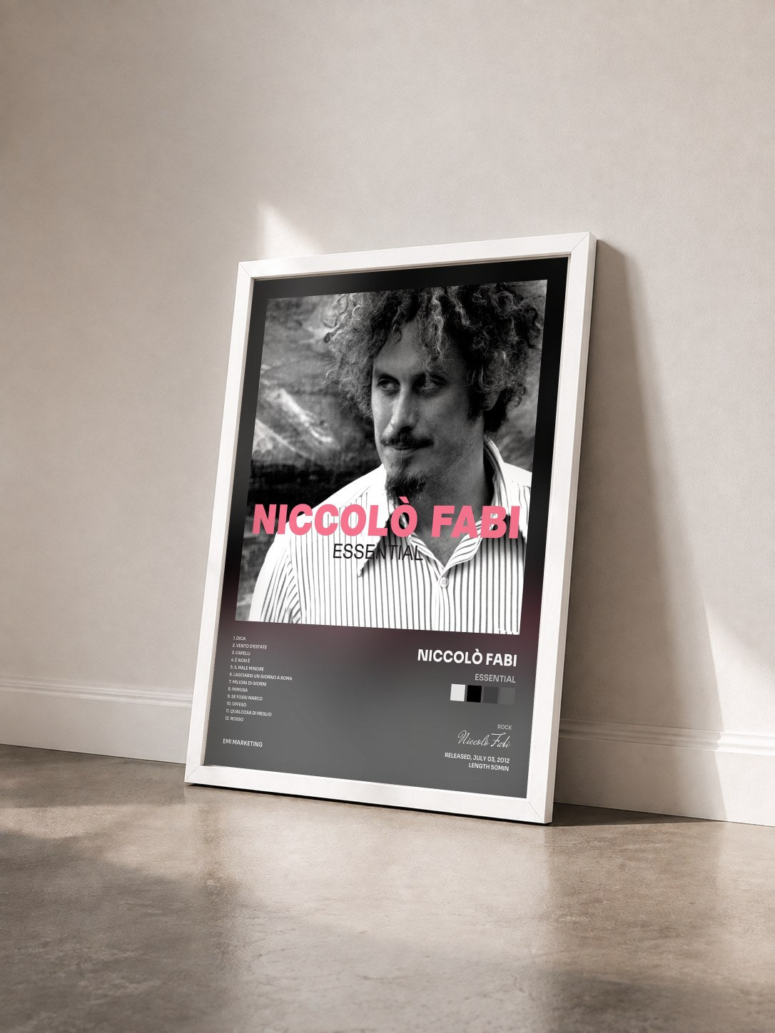 #blanc Tableau de l'album Essential de Niccolò Fabi vu de trois quarts, cadre blanc