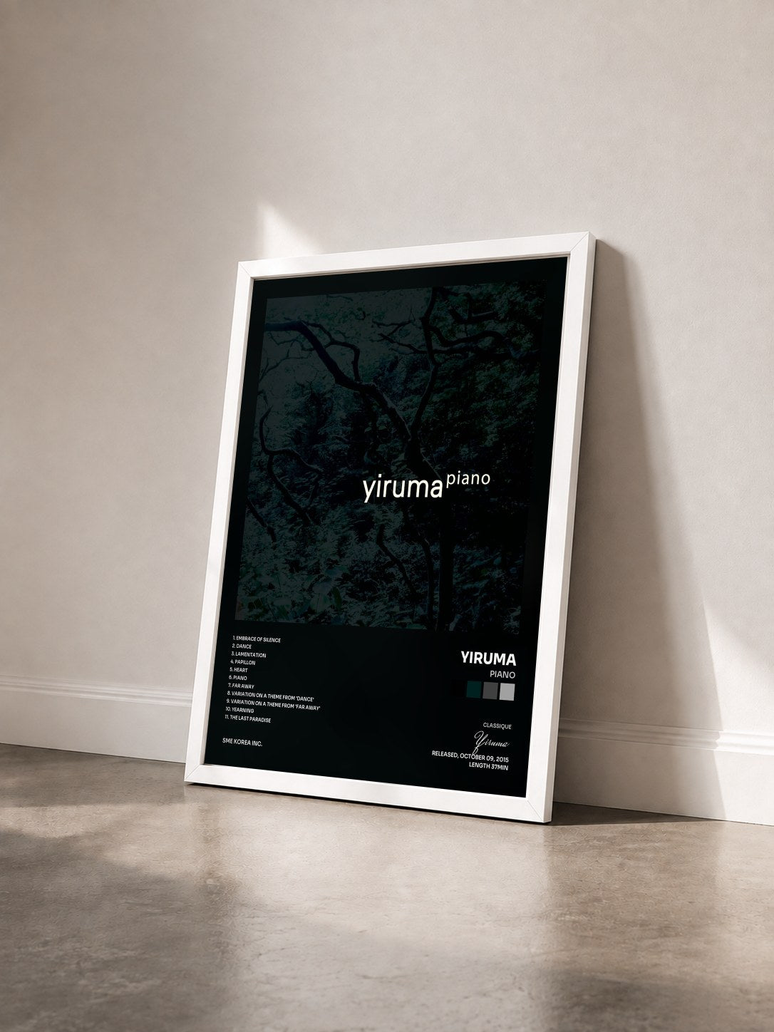 #blanc Tableau de l'album Piano de Yiruma vu de trois quarts, cadre blanc