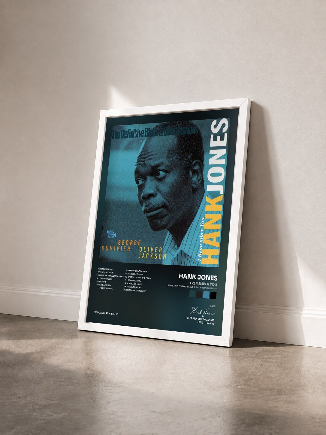#blanc Tableau de l'album I Remember You (Paris, 1977) (The Definitive Black & Blue Sessions) de Hank Jones vu de trois quarts, cadre blanc