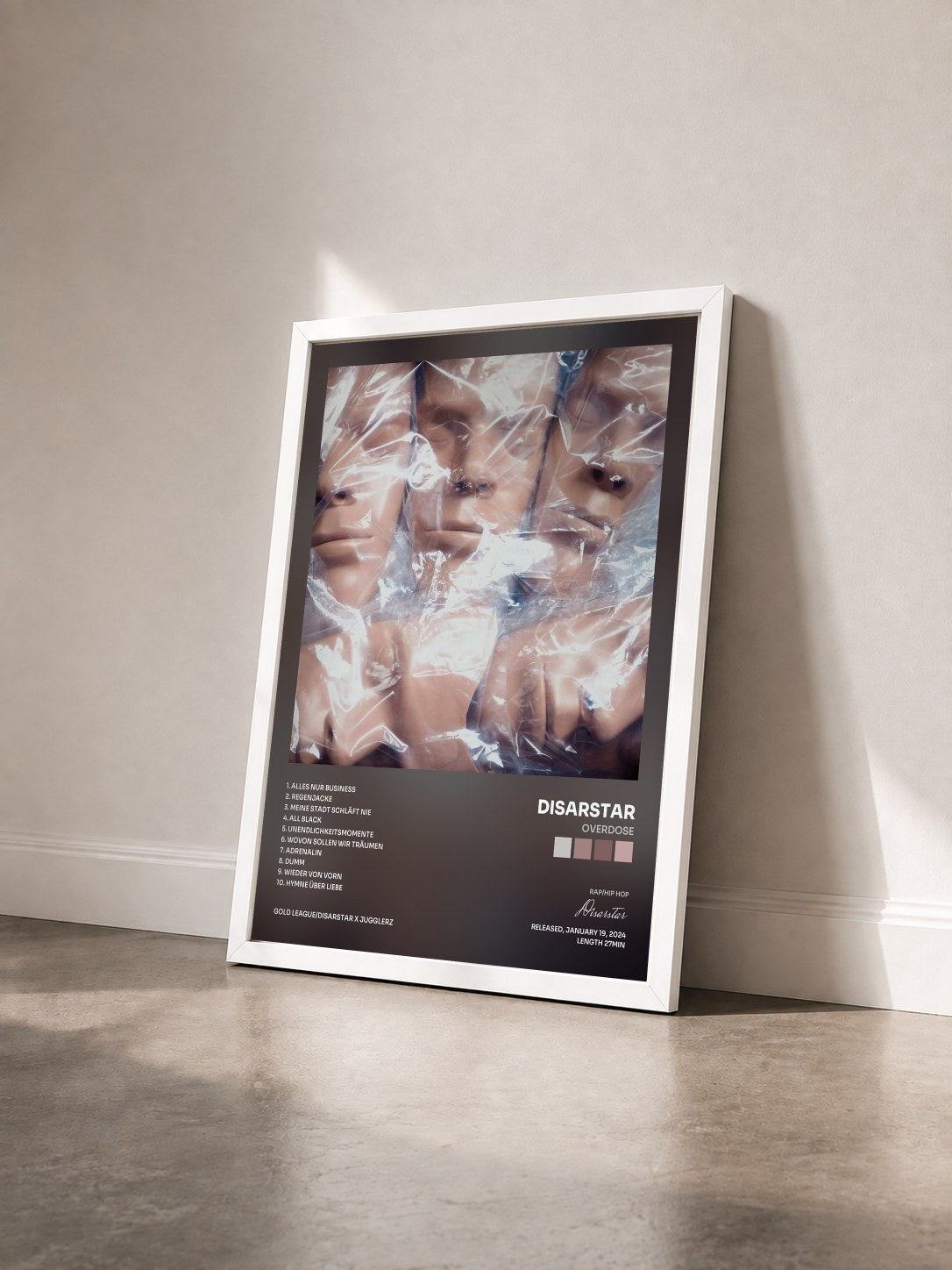 #blanc Tableau de l'album Overdose de Disarstar vu de trois quarts, cadre blanc