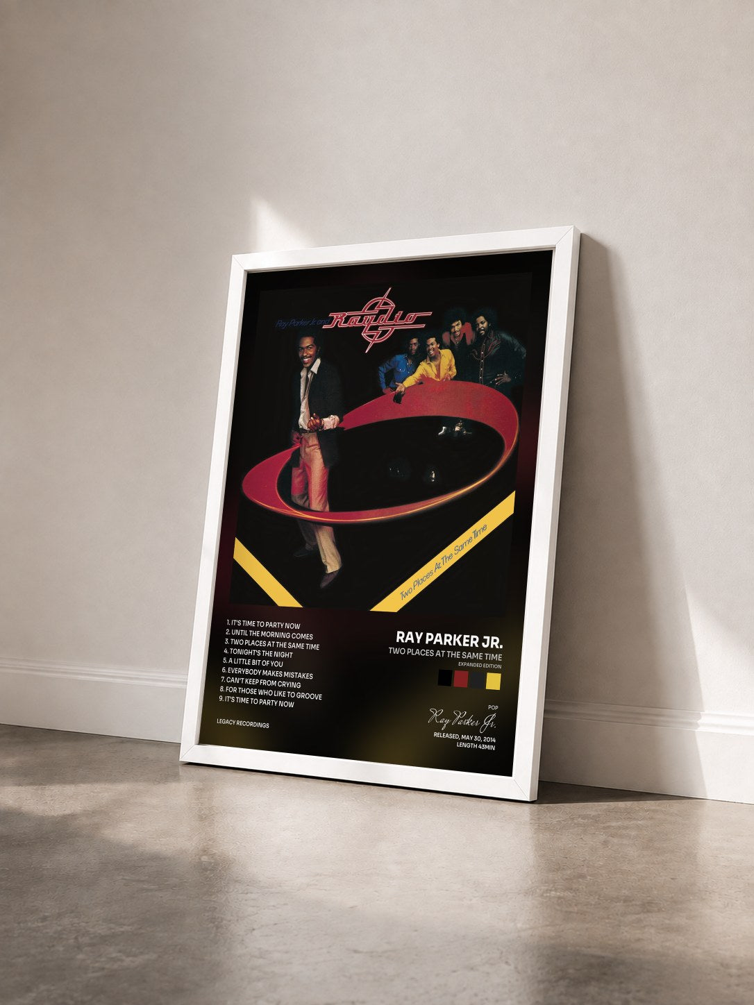 #blanc Tableau de l'album Two Places at the Same Time (Expanded Edition) de Ray Parker Jr. vu de trois quarts, cadre blanc