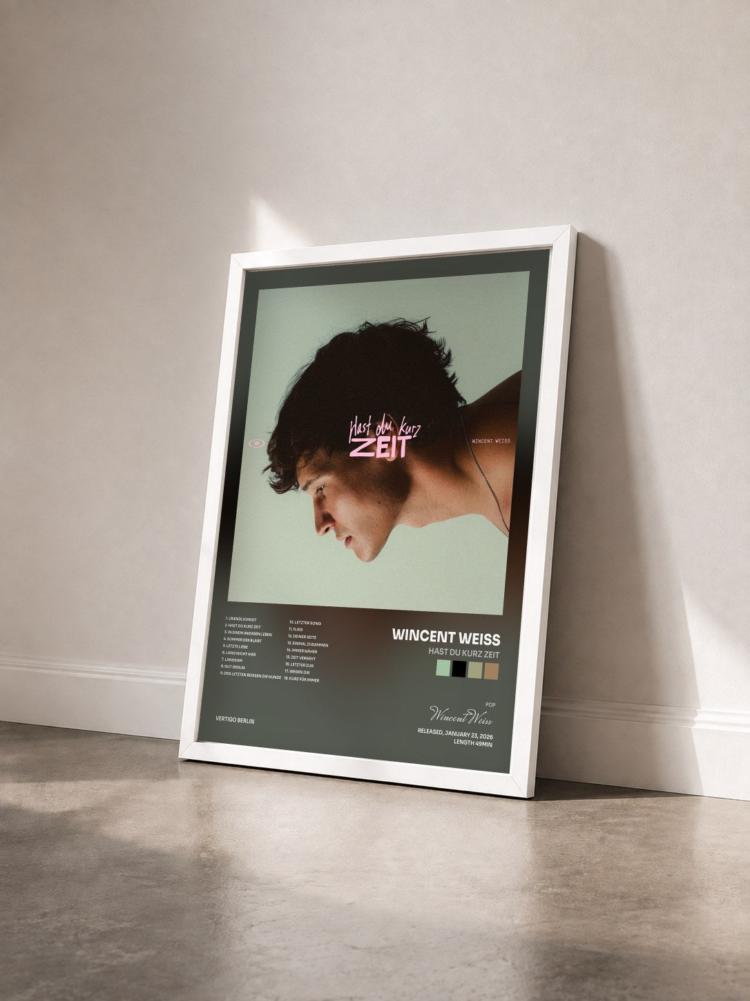 #blanc Tableau de l'album Hast du kurz Zeit de Wincent Weiss vu de trois quarts, cadre blanc